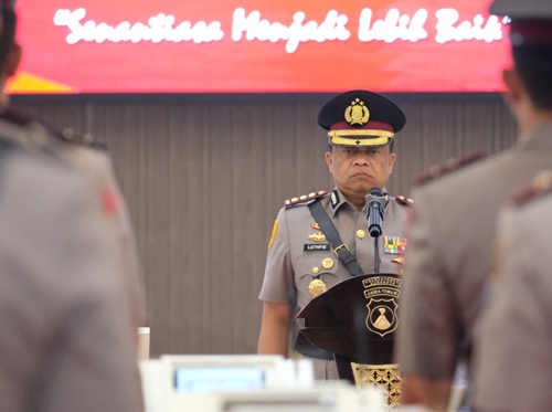 Kapolrestabes Surabaya Pimpin Upacara Sertijab Pejabat Utama dan Kapolsek Jajaran
