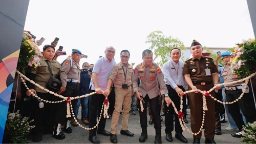 Kapolrestabes Surabaya Buka Bazar Pengambilan Barang Bukti Sepeda Motor Diserahkan Gratis