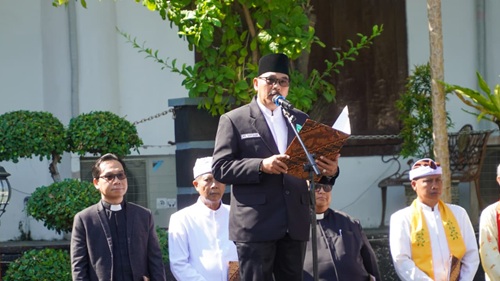 Doa Lintas Agama Warnai HUT Bhayangkara ke-80, Polrestabes Surabaya Teguhkan Komitmen Melayani dengan Hati
