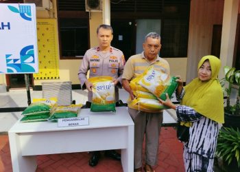 POLSEK WONOCOLO GELAR PENJUALAN BERAS SPHP KE-3, DUKUNG GERAKAN PANGAN MURAH UNTUK MASYARAKAT