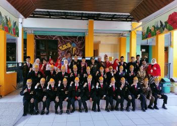 Polsek Wonocolo Bersama 3 Pilar Gelar Upacara HUT RI ke-80 di SMAN 10 Surabaya