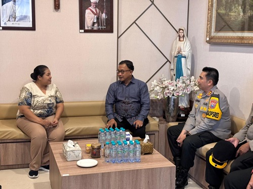 Kompolnas Tinjau Pospam Tegalsari dan Gereja Hati Kudus Surabaya Jelang Nataru