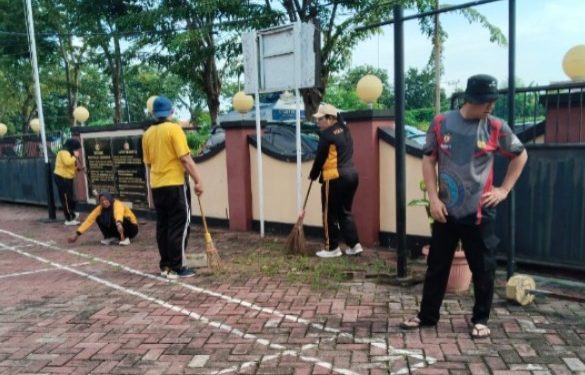 JAGA KEBERSIHAN MAKO, ANGGOTA POLSEK MULYOREJO GELAR KURVEI BERSAMA