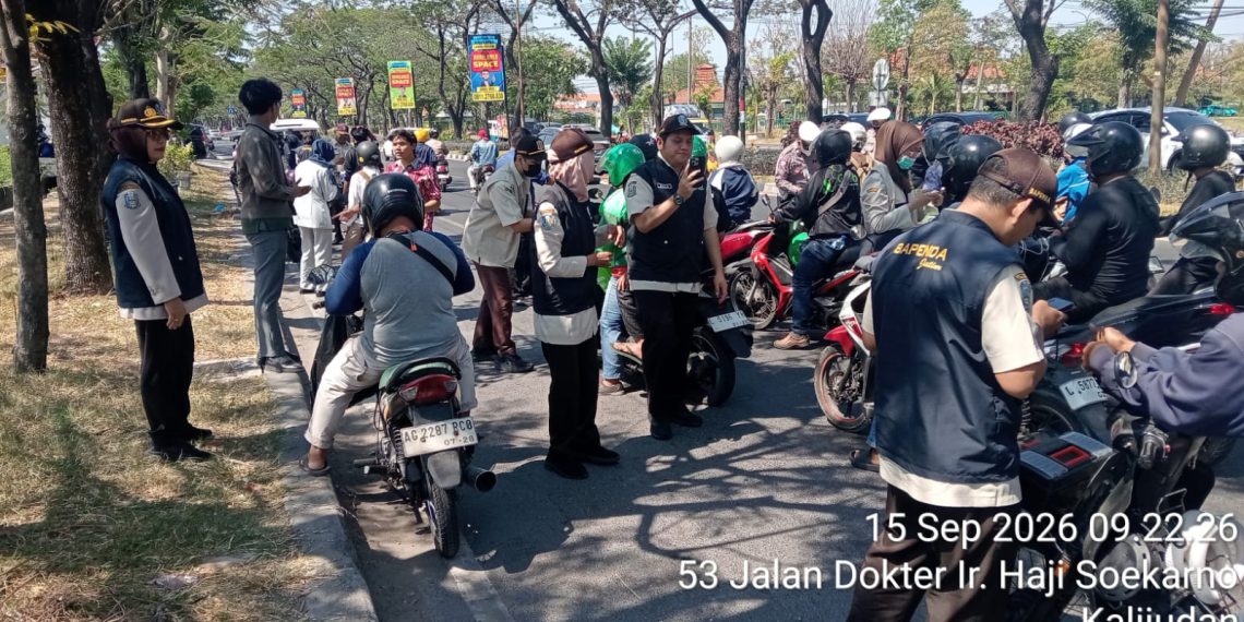 POLSEK MULYOREJO DAN DISPENDA JATIM GELAR OPERASI GABUNGAN PENERTIBAN PAJAK KENDARAAN